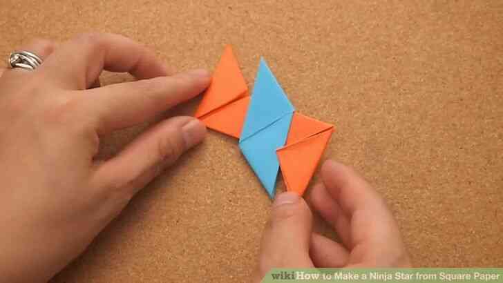 Image intitulée Faire une Étoile Ninja à partir de Carrés de Papier de l